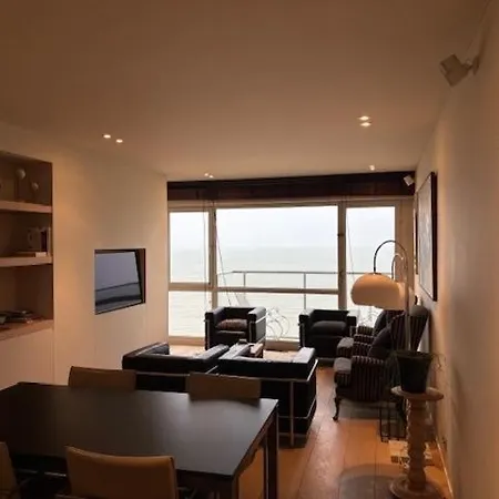Modern Two-bedroom With Breathtaking Views And Two Charming Terraces T39 Апартаменти